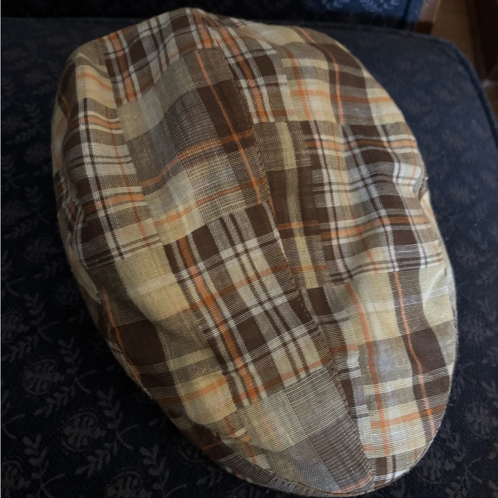 Golfer style Plaid cap by Perry Ellis